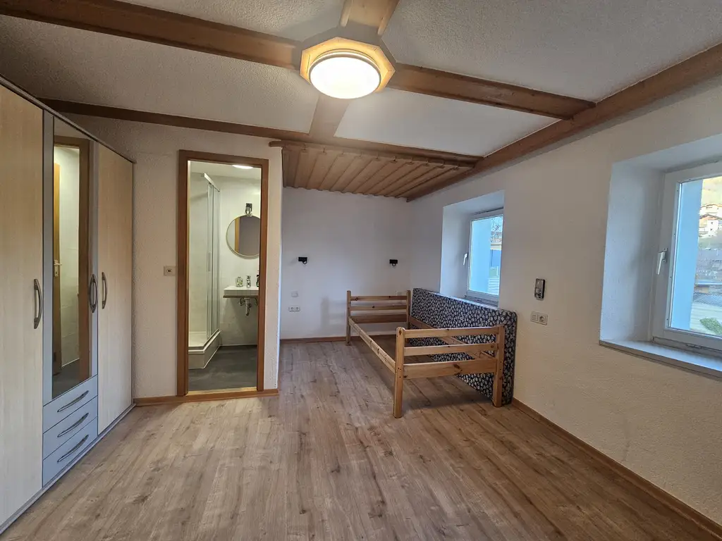 MIETE -  Helle 2 Zimmerwohnung mit Balkon inkl. Betriebskosten - in Virgen