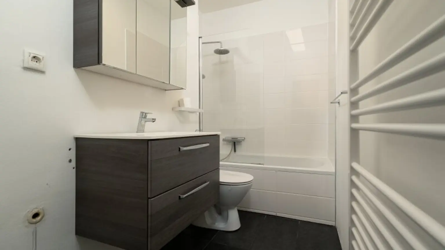 TOP Dachgeschosswohnung im Zentrum von Gänserndorf!