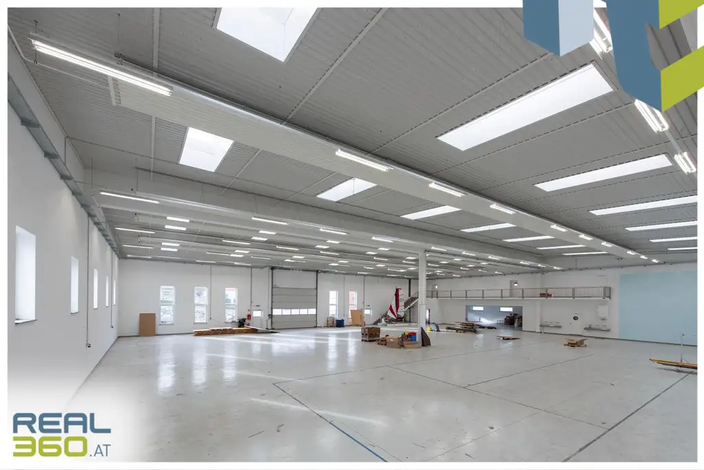 Hochwertige Betriebsliegenschaft auf Baurechtsgrund (Halle, Büro, Lager, Wohnung)