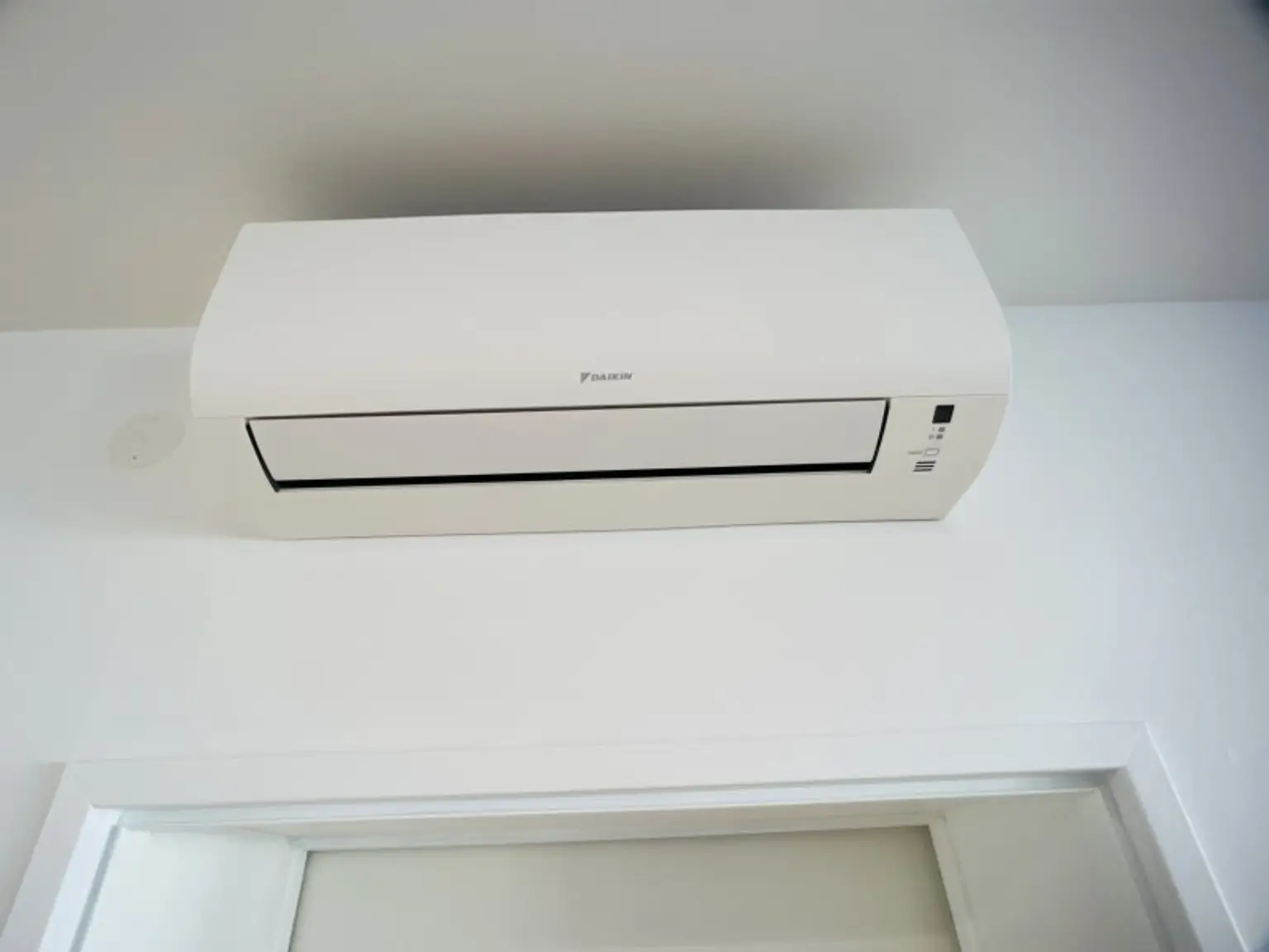 Vielseitig nutzbare, sanierte Praxis / Wohnung in zentraler Bahnhofsnähe in Brunn am Gebirge – Kauf oder Miete möglich!