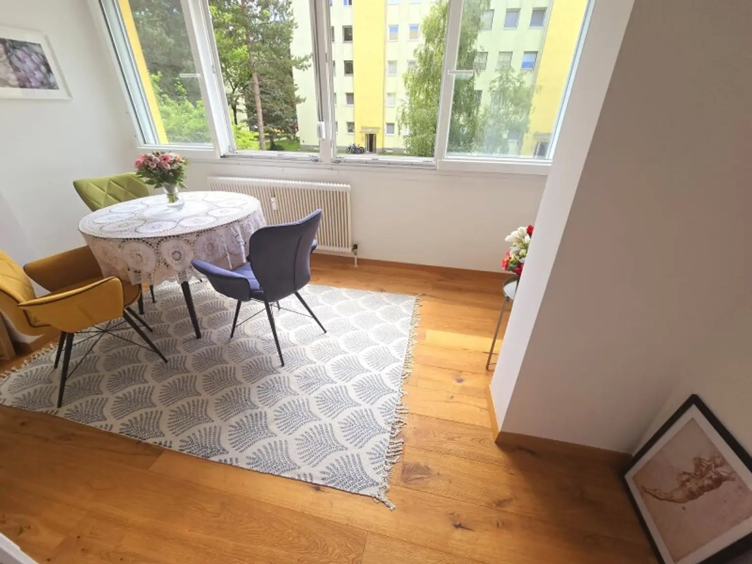 TOP LAGE - Koffer packen und einziehen! - hochwertig ausgestattete, moderne 3-Zimmer Wohnung mit verglaster Loggia - WIE ERSTBEZUG!