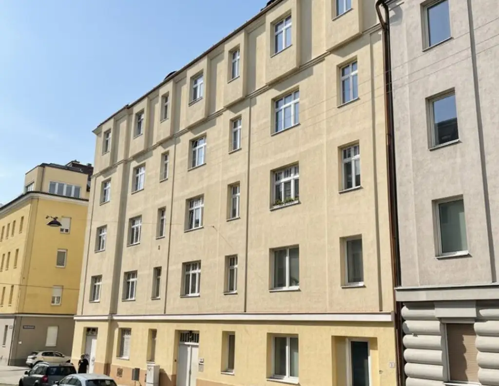 Eckzinshaus mit Rohdachboden