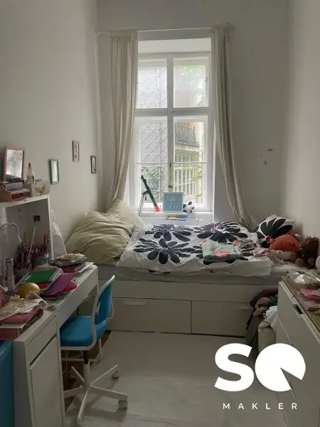#SQ - ALTBAUCHARME IN TOPLAGE - 5-ZIMMER MIT BALKON NÄHE RATHAUS!