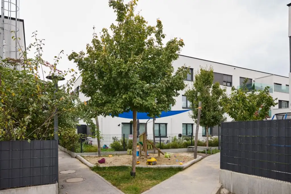 Sonnige 4 Zi Gartenwohnung in Ruhelage (S-Bahn Liesing Nähe) mit Garage