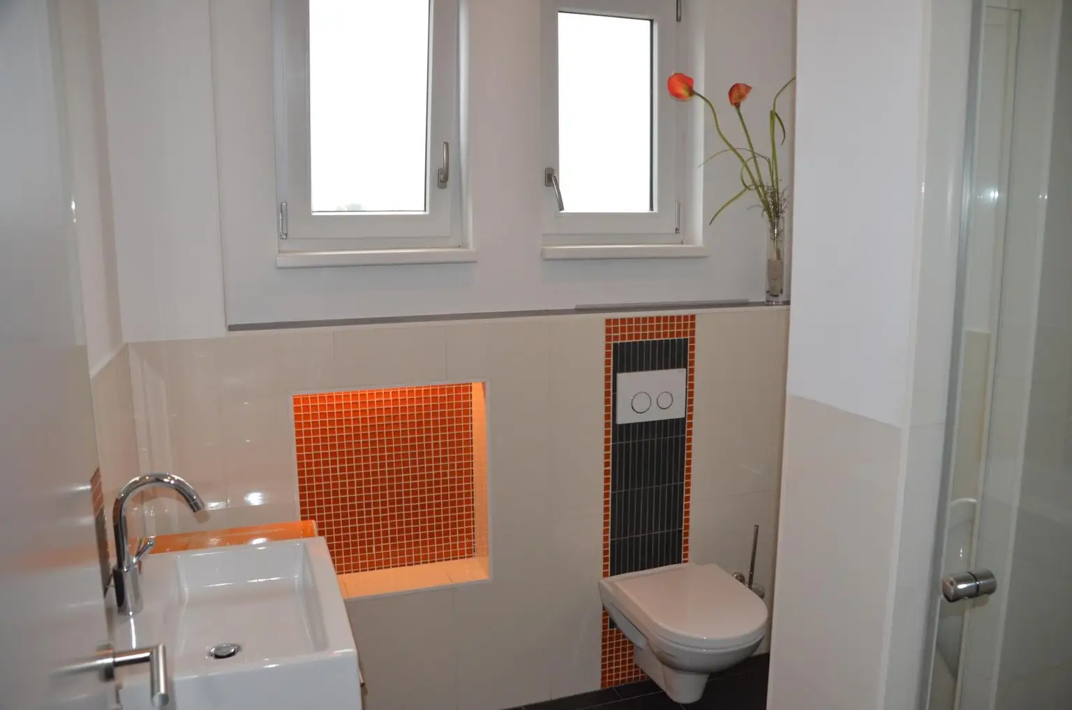 Modernes Büro mit Dachterrasse in gepflegtem Zustand