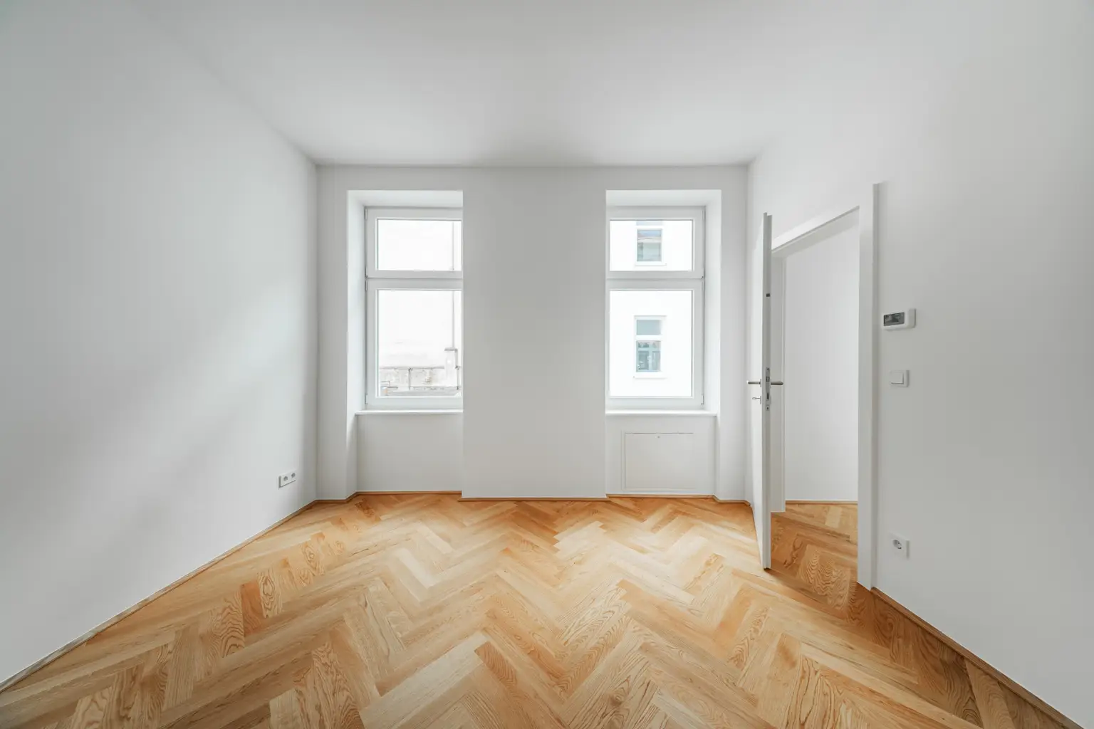 Sanierte Altbauwohnung in ruhiger Innenhoflage – hochwertiger Erstbezug mit Stil!