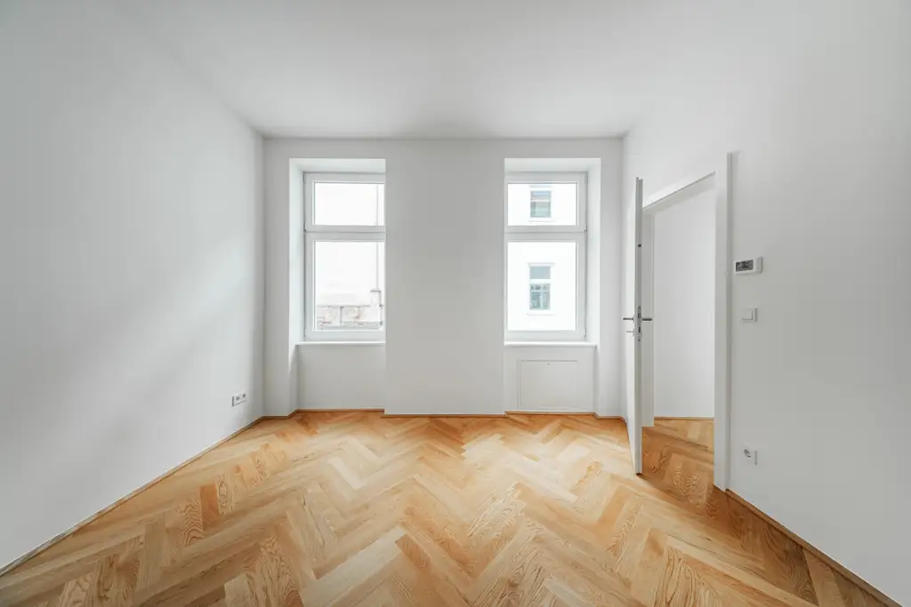 Sanierte Altbauwohnung in ruhiger Innenhoflage – hochwertiger Erstbezug mit Stil!