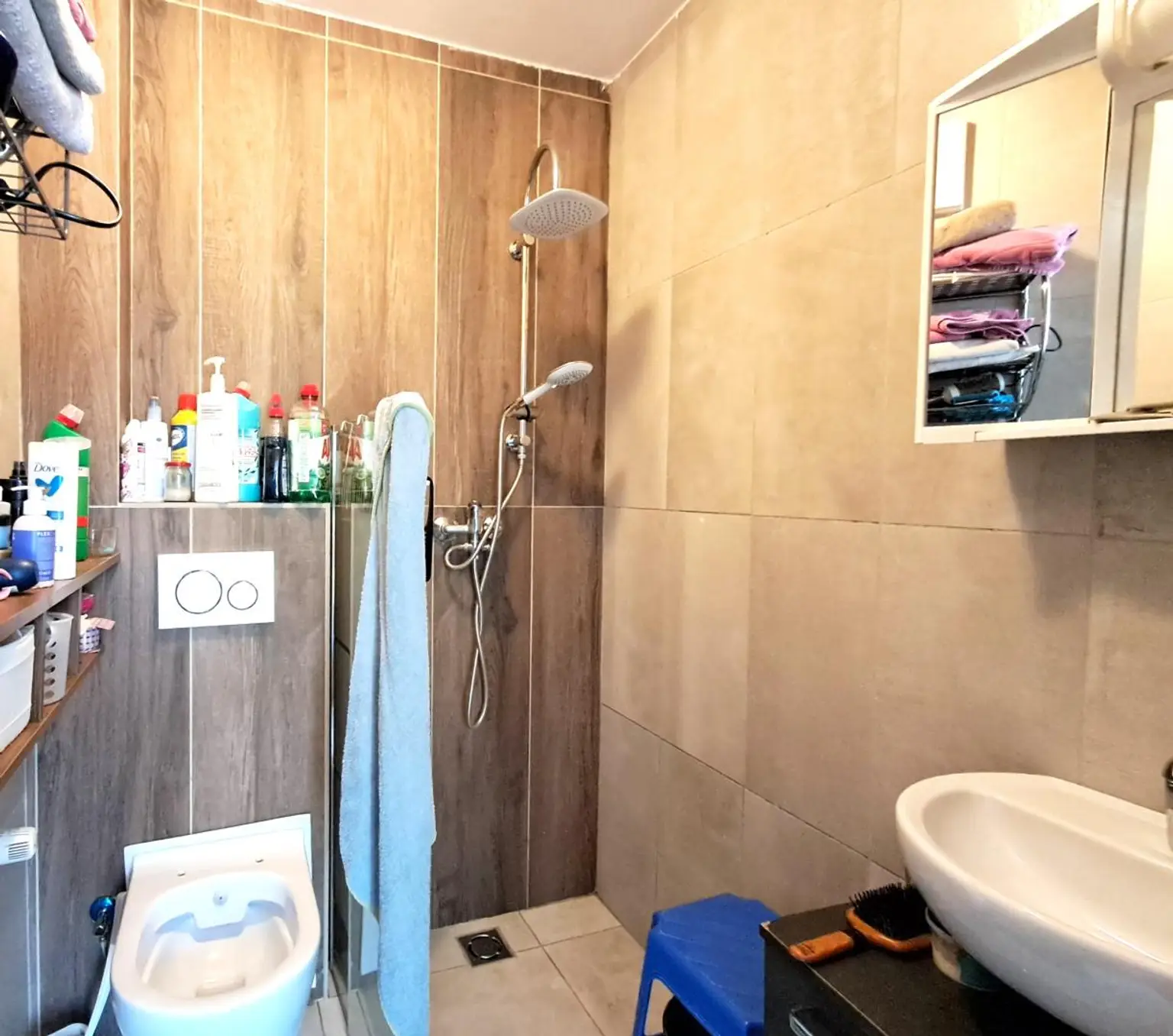 6 Zimmer ein großzügiges Grundstück und viel Platz warten auf eine nette Familie