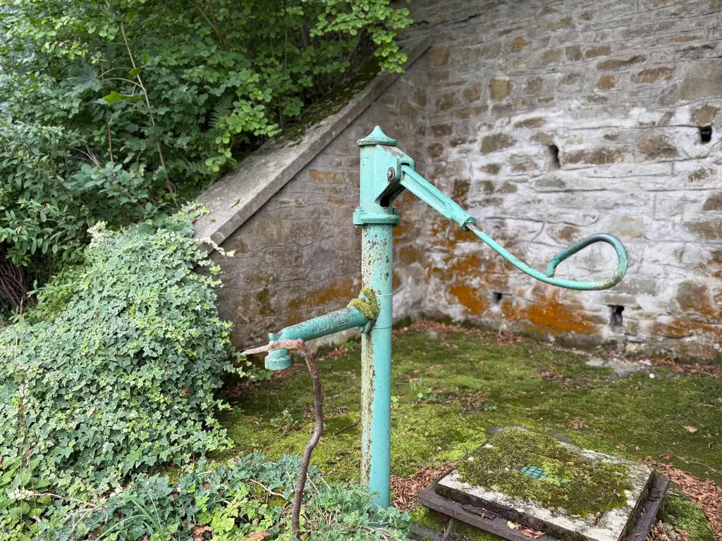 Exklusives Dachgeschoß-Juwel in historischem Gebäude mit großem Gartenanteil