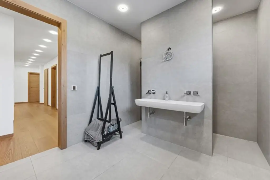 Großzügige High-End-Familienvilla der Extraklasse.