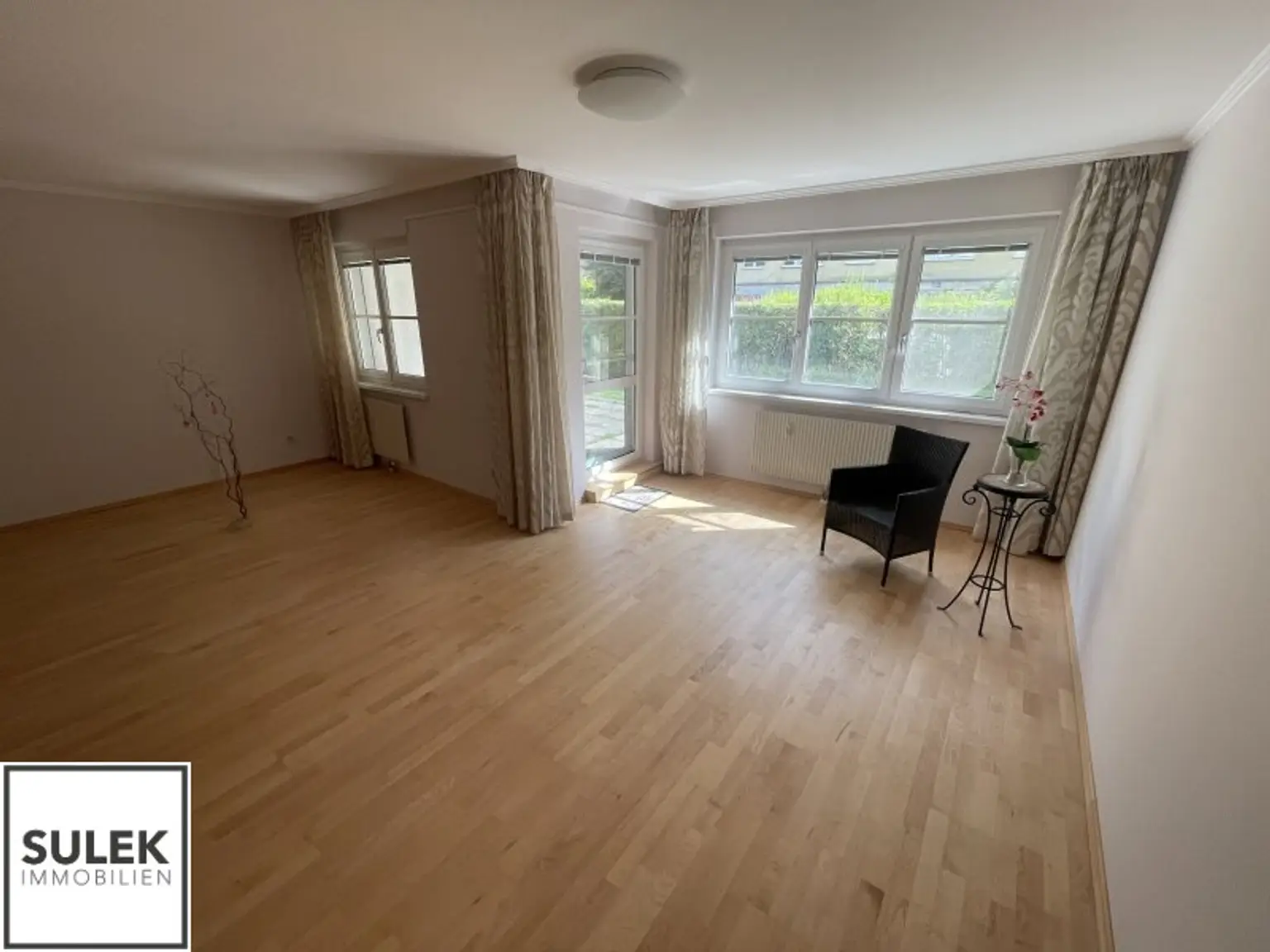 Lichtdurchflutete Gartenwohnung mit toller Ausstattung bei Ober St. Veit