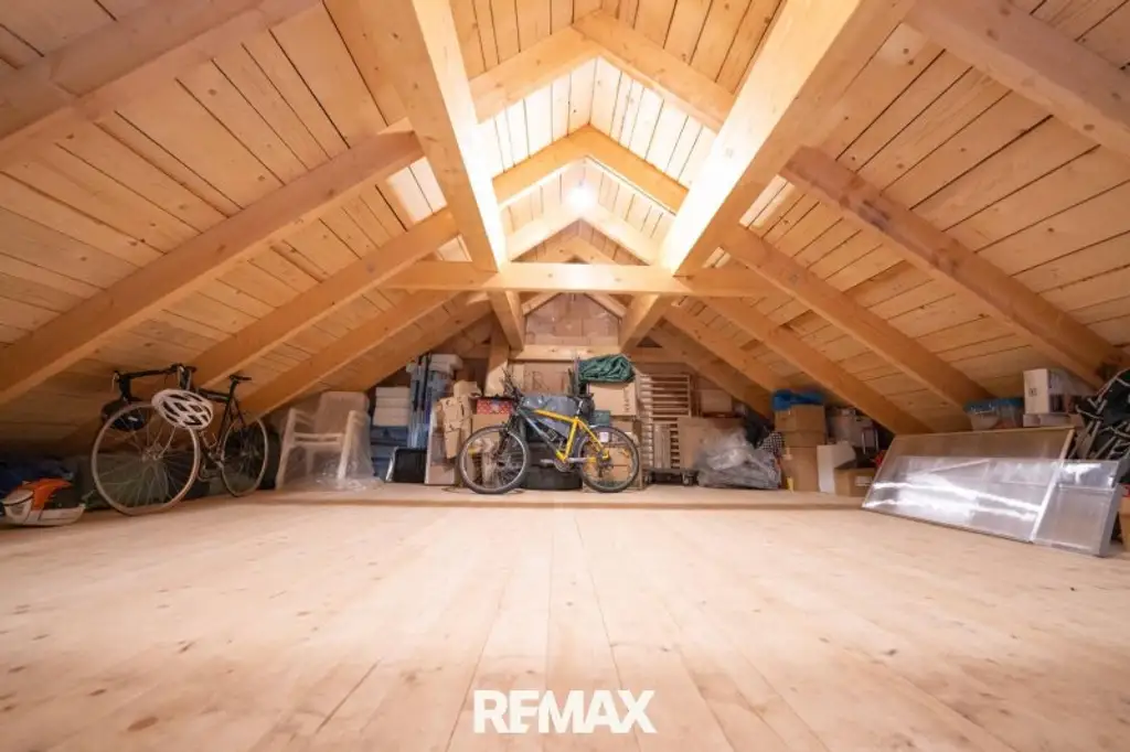 Modernes Niedrigenergie-Einfamilienhaus mit Garten und sonniger Terrasse – ideal für Familien!