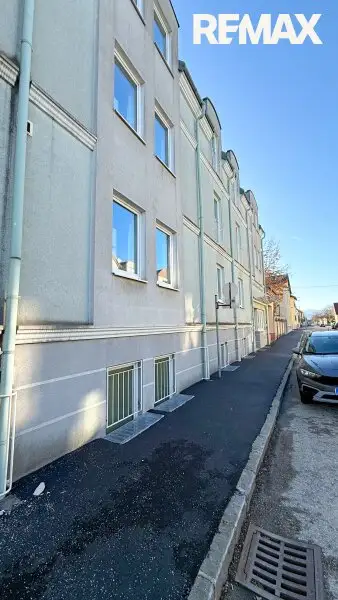 Ehemaliges Seniorenheim, gewerbliche Widmung, große Dachterrasse & 16 Garagen in Wiener Neustadt – Top Chance!