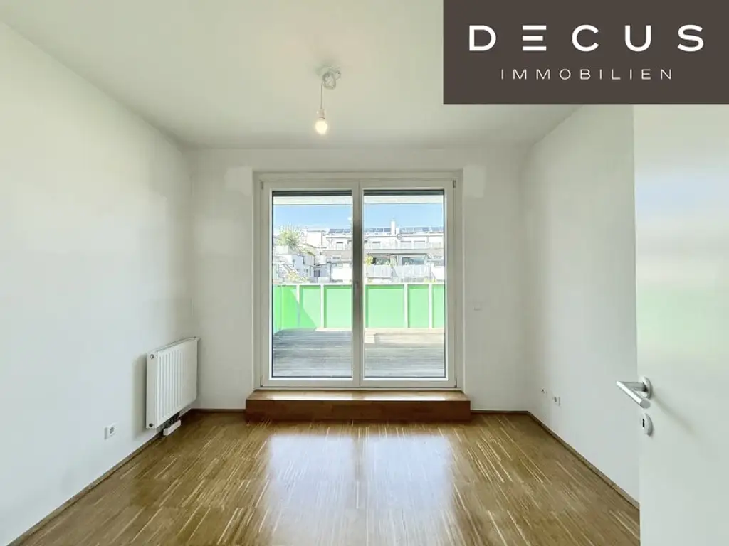 / 4 ZIMMER/ ZENTRAL BEGEHBAR/ VERFÜGBAR AB 1.07.2025 / DACHGESCHOSS / TERRASSE