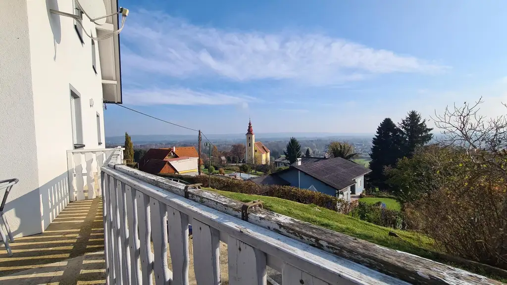 Herrliche Aussichtslage - viel Grund!
