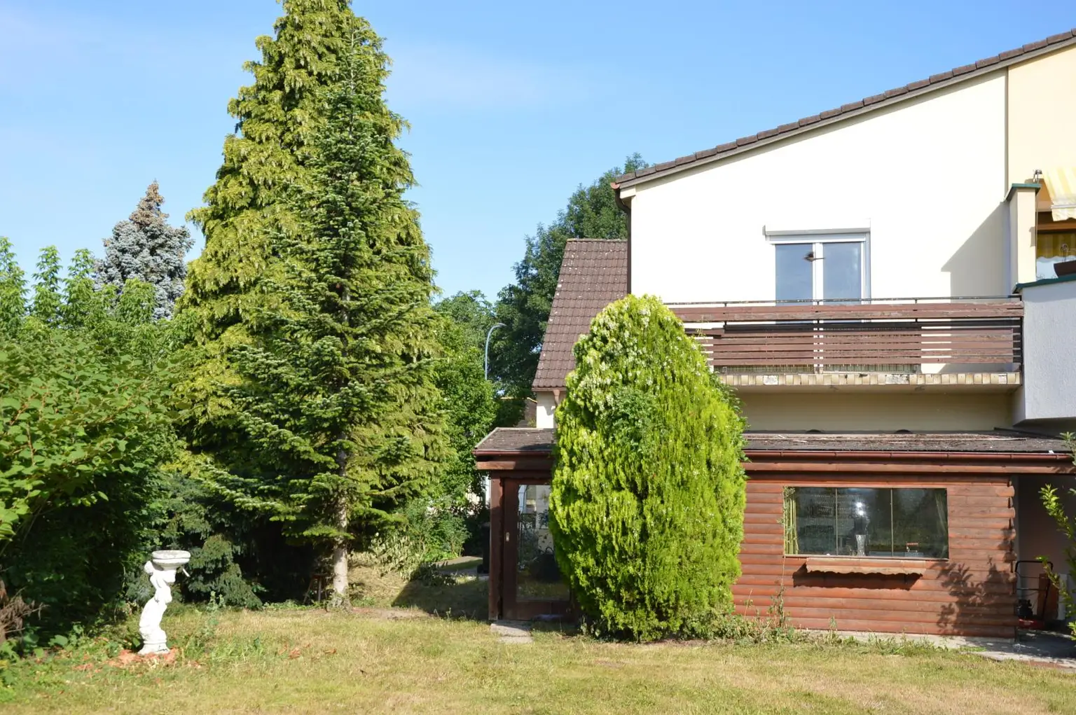 Hausansicht vom Garten