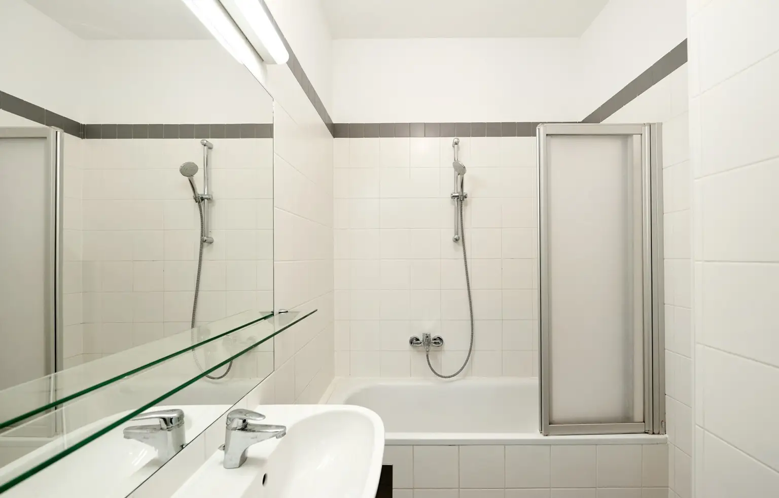 Wohnen im sanierten Altbau - top geschnittene 2-Zimmer-Wohnung!