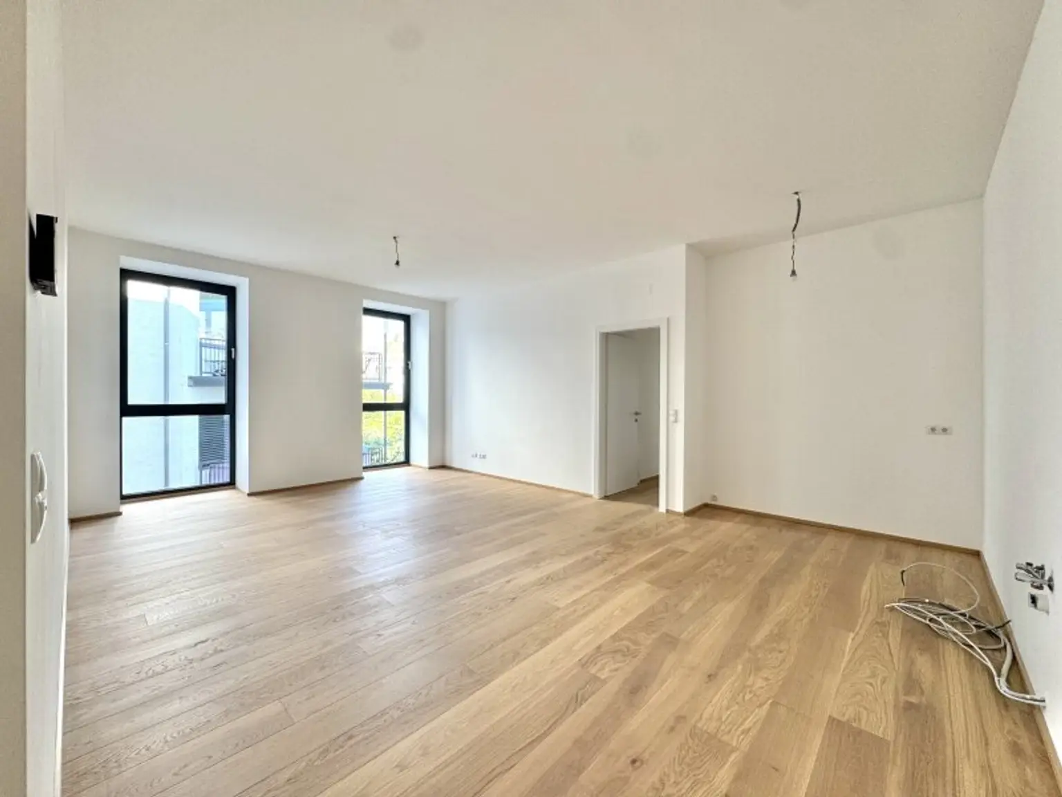 Mit Blick ins Grüne - Großzügiger Erstbezug nach Sanierung - Luftige 4-Zimmer Wohnung in Hernals