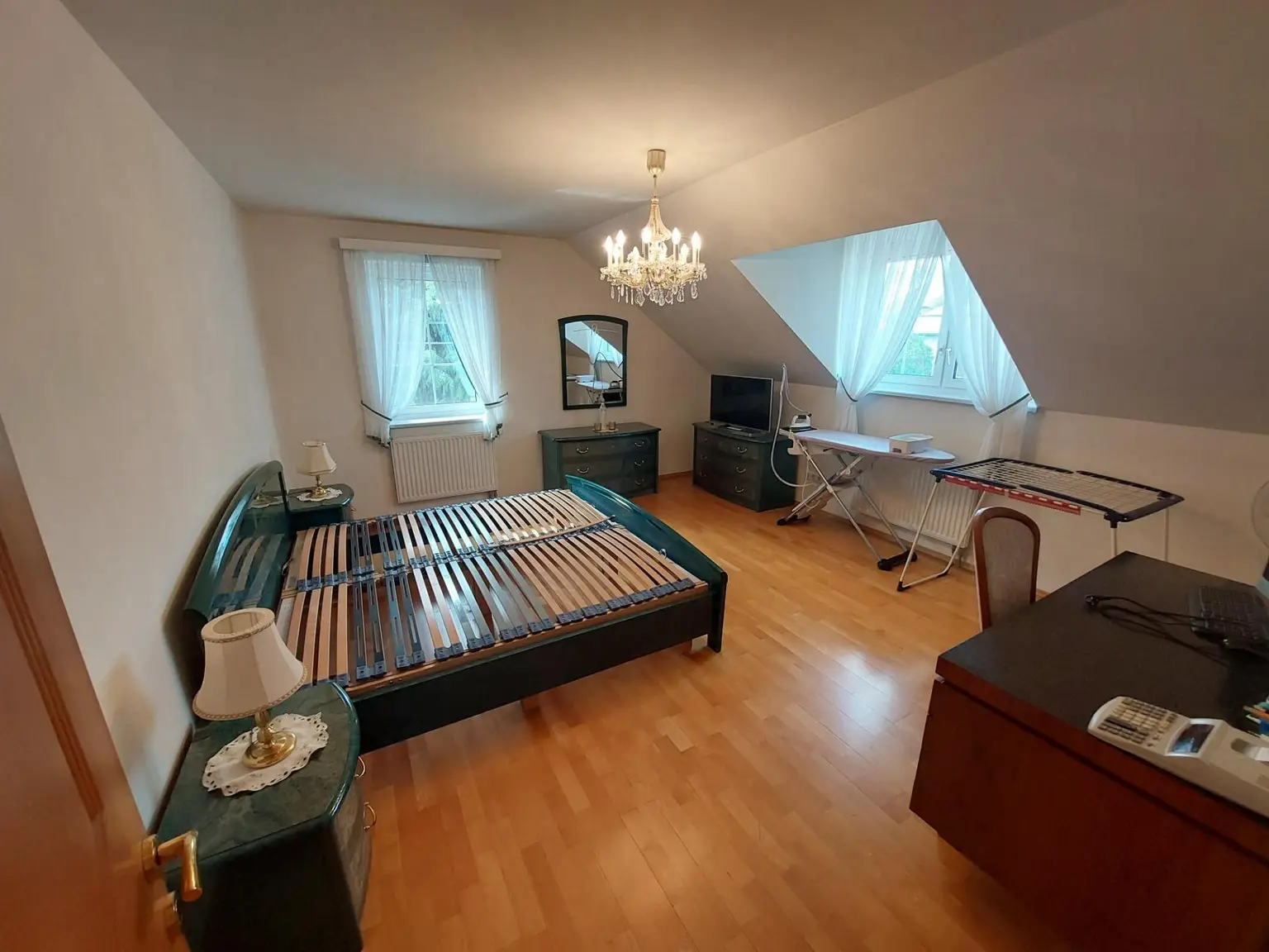 Einfamilienhaus mit Doppelgarage und Schwimmhalle in Guntramsdorfer Bestlage