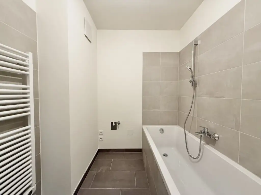 Tolle 3-Zimmer Wohnung in traumhafter Lage nahe dem Kagraner Platz! Erstbezug auf Eigengrund, provisionsfrei und fertiggestellt