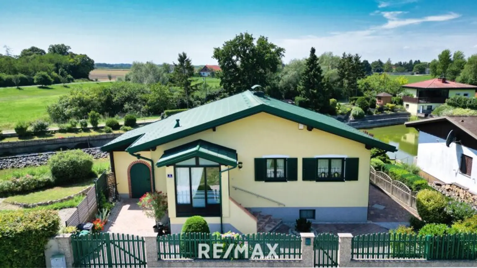 Luftbild Haus Straßenseite