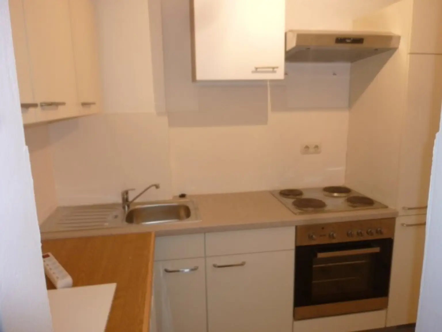 "GRÖDIG - 2 Zimmer Wohnung mit Balkon und PKW-Stellplatz"