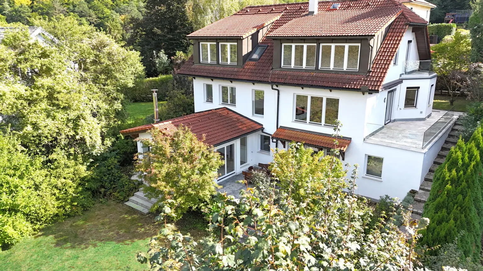GROßZÜGIGE VILLA IN PURKERSDORF MIT 426 M², SAUNA, POOL, WINTERGARTEN & BESTER ANBINDUNG NACH WIEN