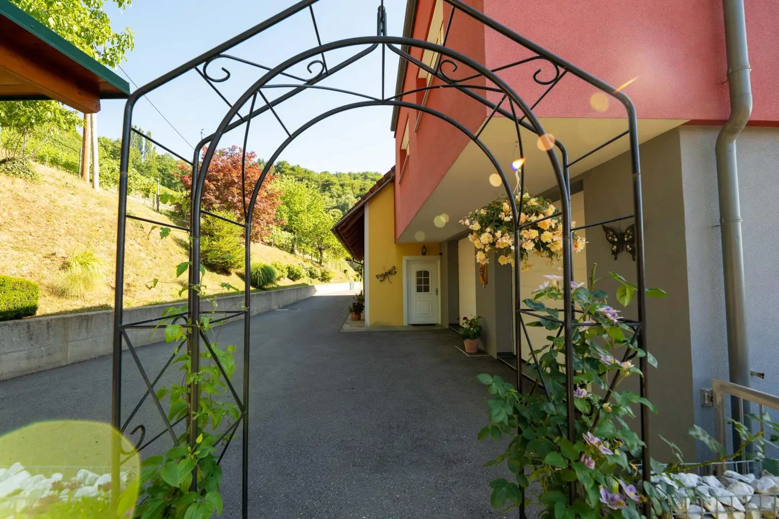 "Privates Paradies mit Panorama – 5 Hektar Freiheit & ein Zuhause zum Verlieben"