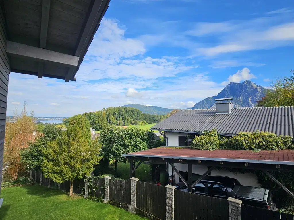 Exklusive 3-Zi.-DG-Wohnung mit Gebirgsblick in ruhiger Lage