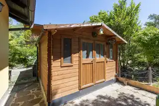 Gartenhütte im oberen Bereich