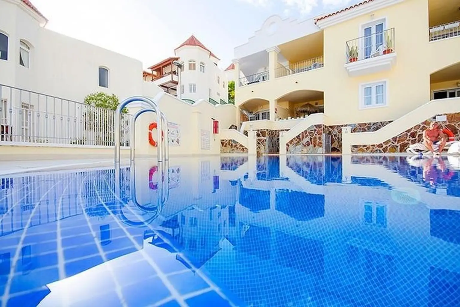 Bahia-La-Caleta-Community-Pool-1