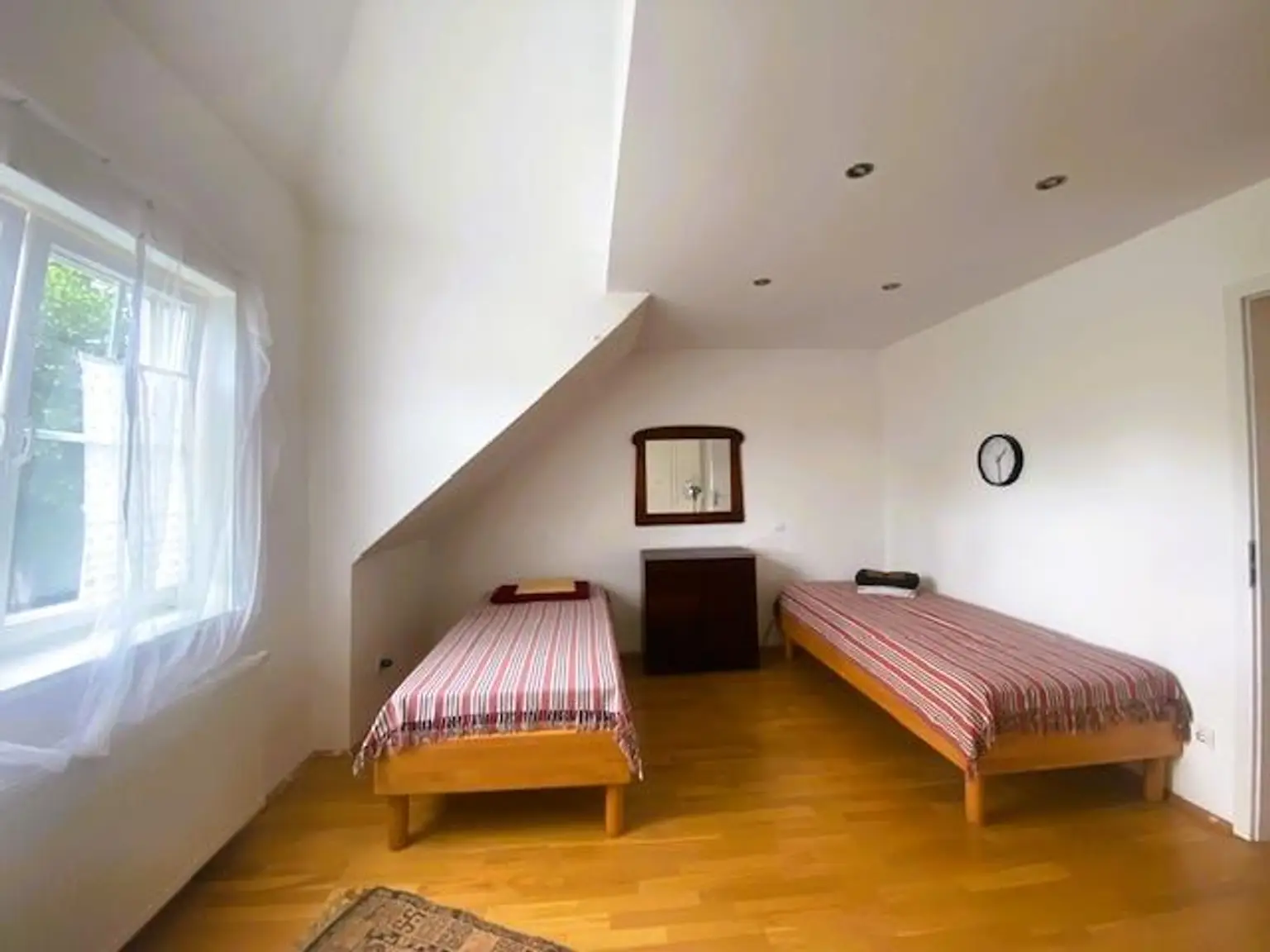Ländliche Eleganz neu interpretiert – Streckhof mit zwei Wohneinheiten, Arkadenflair & Pooloase!