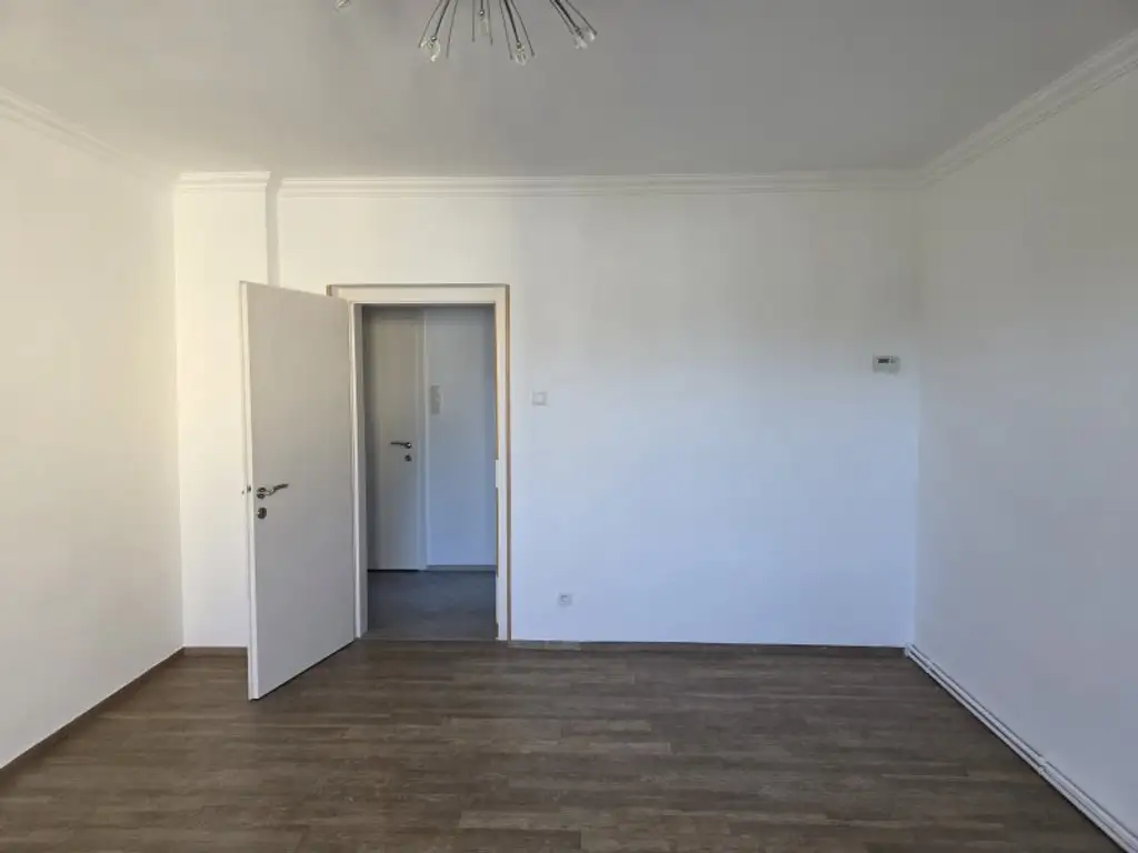 AUSBLICK: KOFFER PACKEN und EINZIEHEN in GRÜN- und TOPLAGE mit Balkon