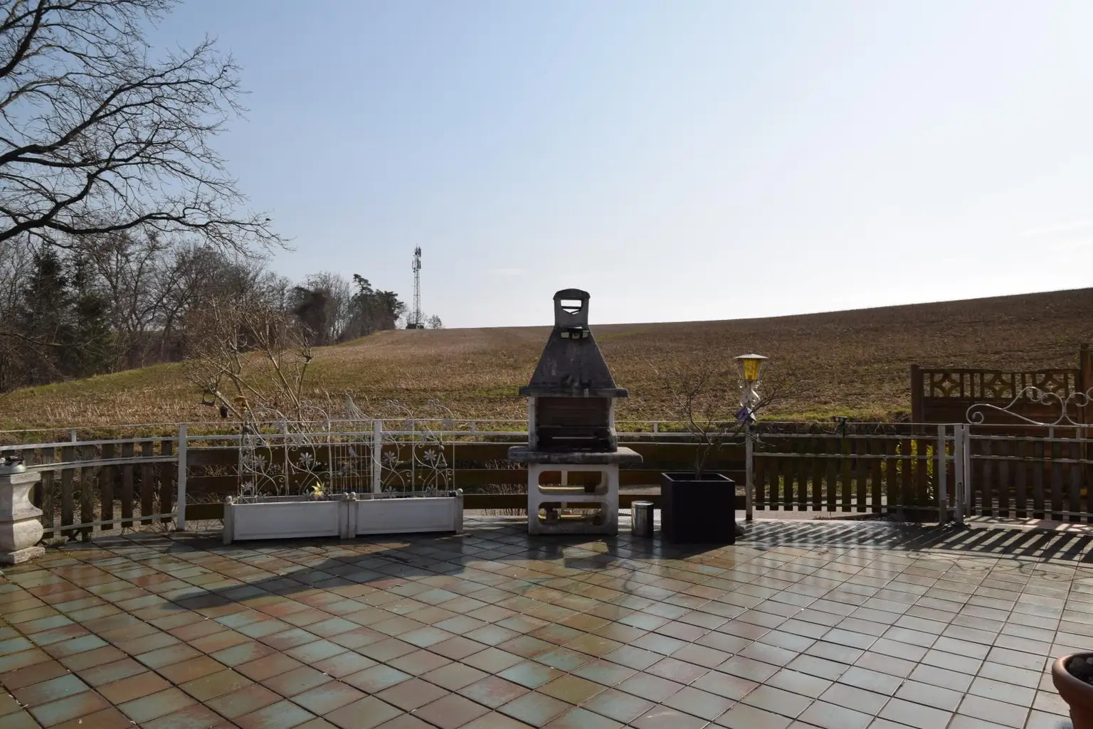 großzügige Terrasse