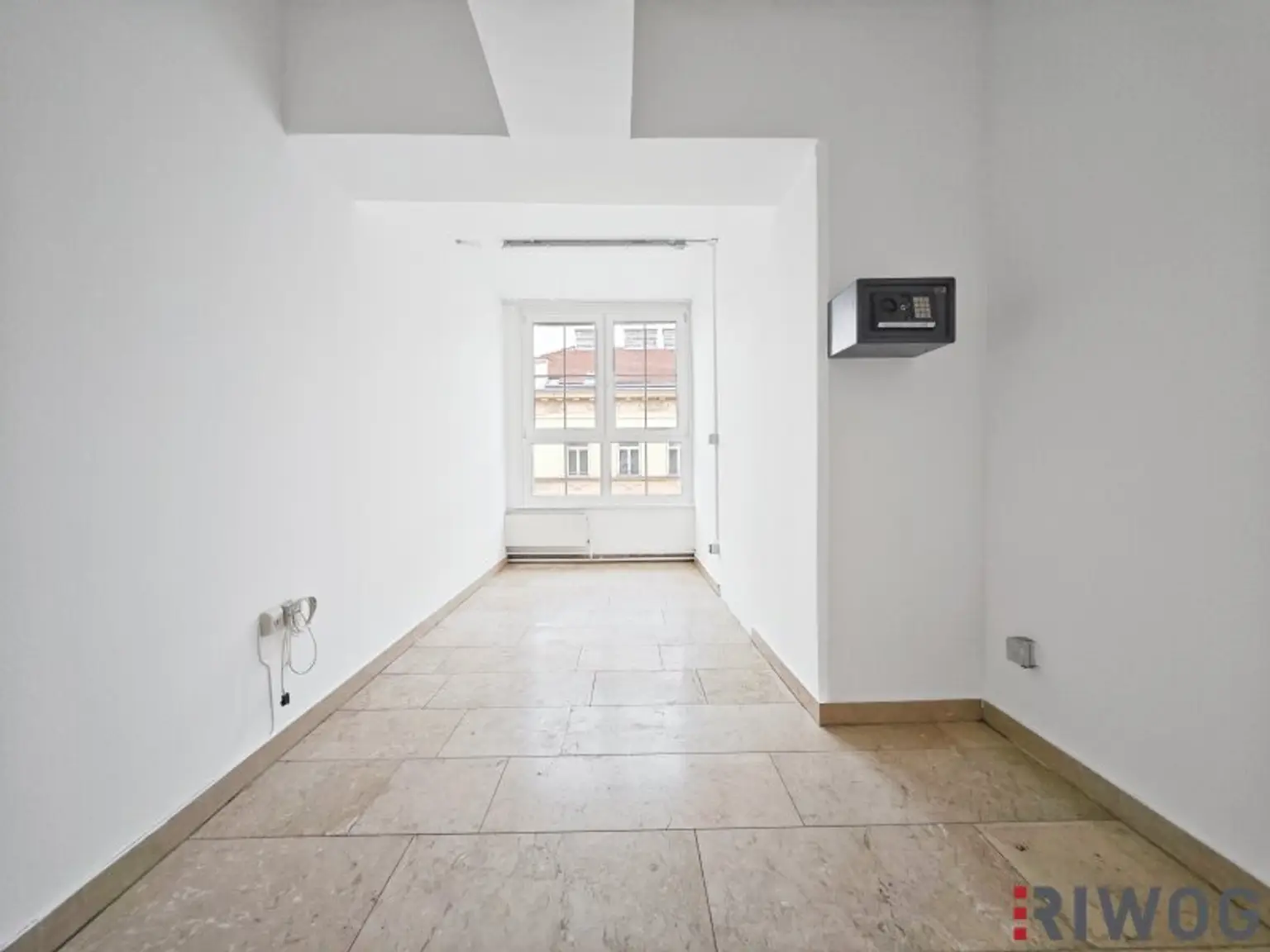 Heller Büro-/Lagerraum mit ca. 11m² | U-Bahnnähe und Lastenaufzug vorhanden