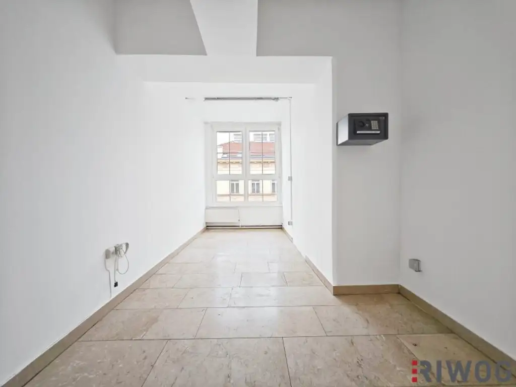 Heller Büro-/Lagerraum mit ca. 11m² | U-Bahnnähe und Lastenaufzug vorhanden