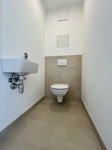 Traumhafte Dachgeschosswohnung in 1230 Wien – Erstbezug mit Balkon und Terrassen!
