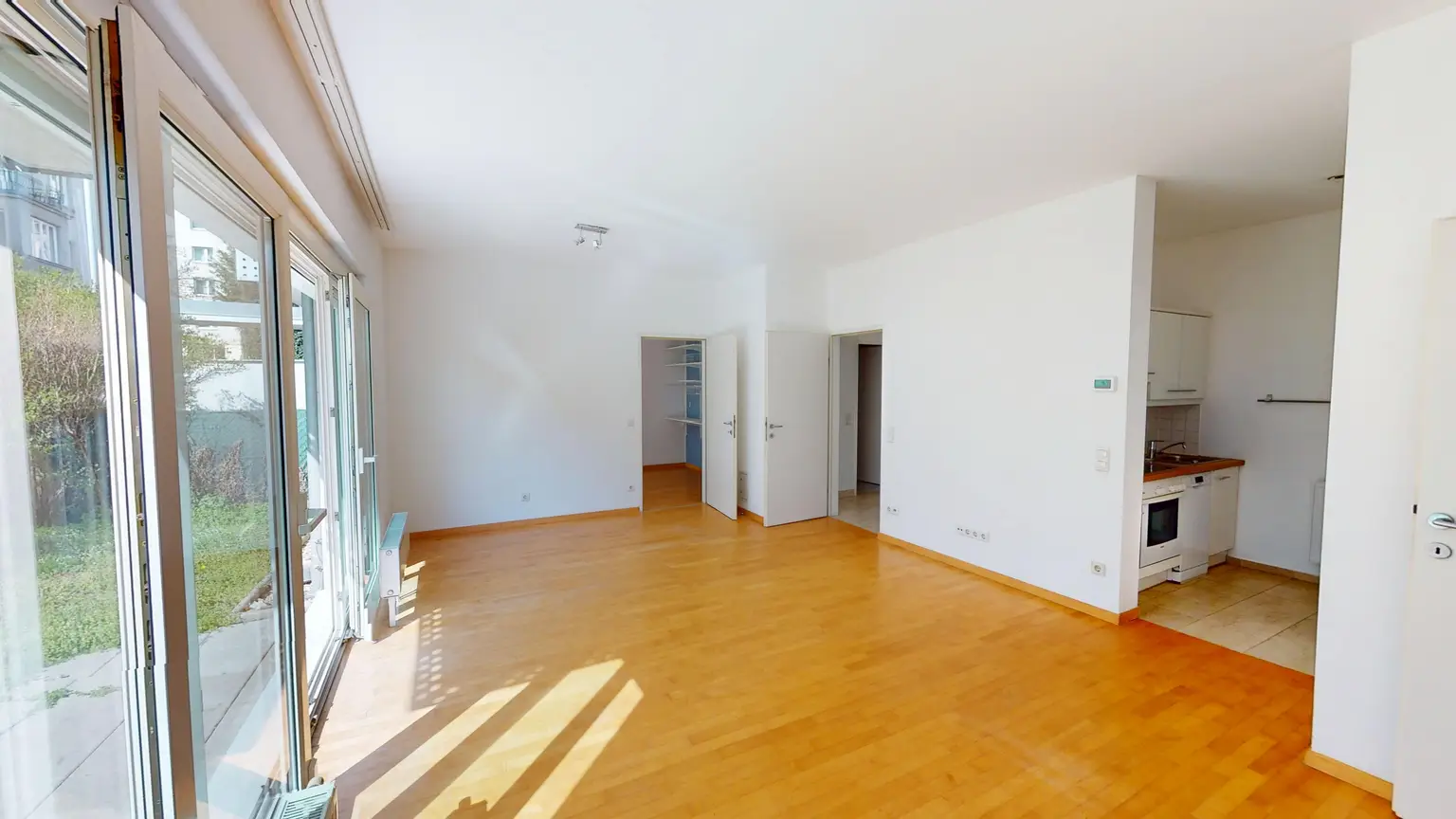 Döblinger Hauptstraße I Gartenwohnung mit Garage und Pool