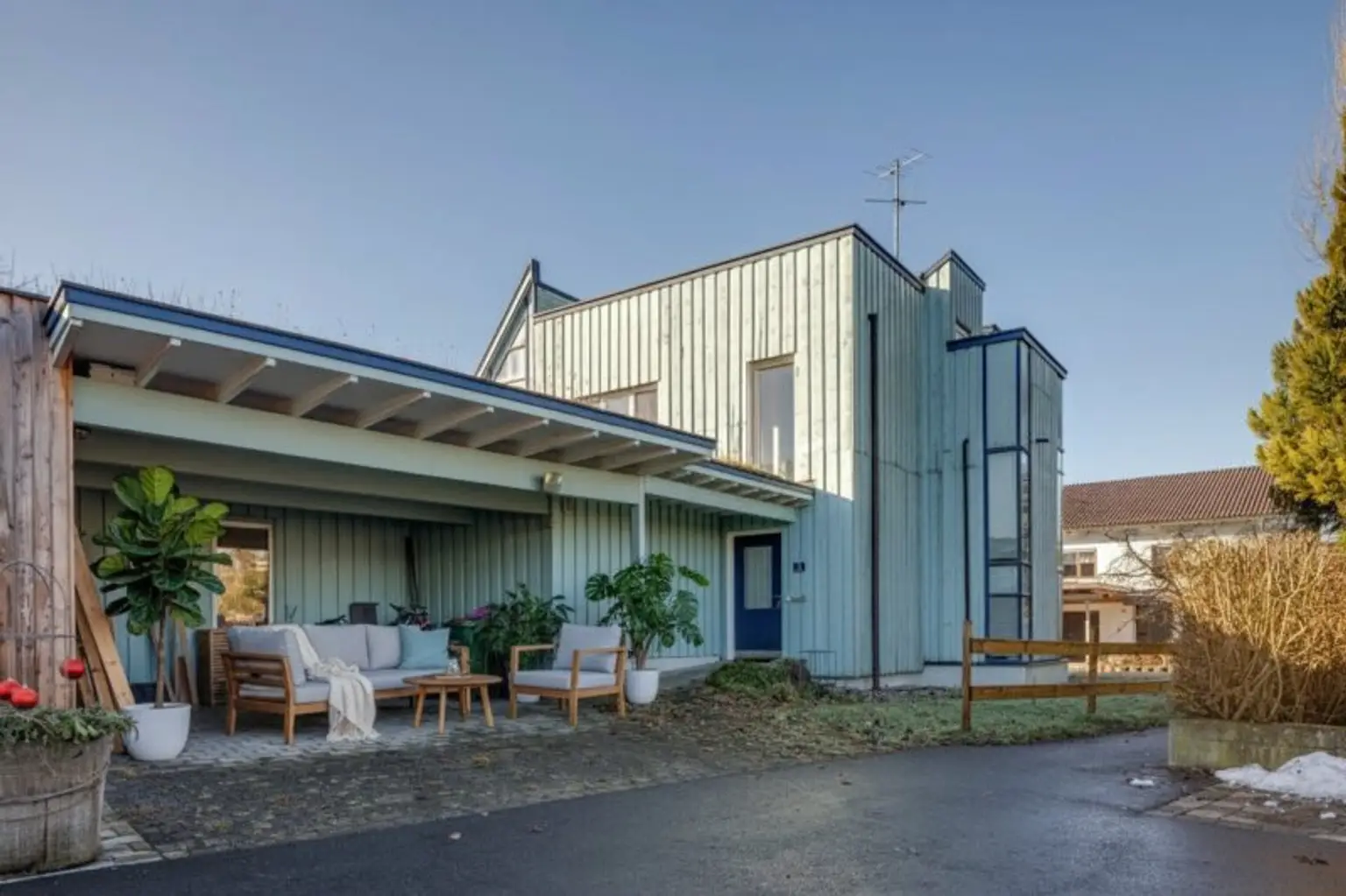 Ökologisches Traumhaus mit Garten und begehbarer Dachterasse