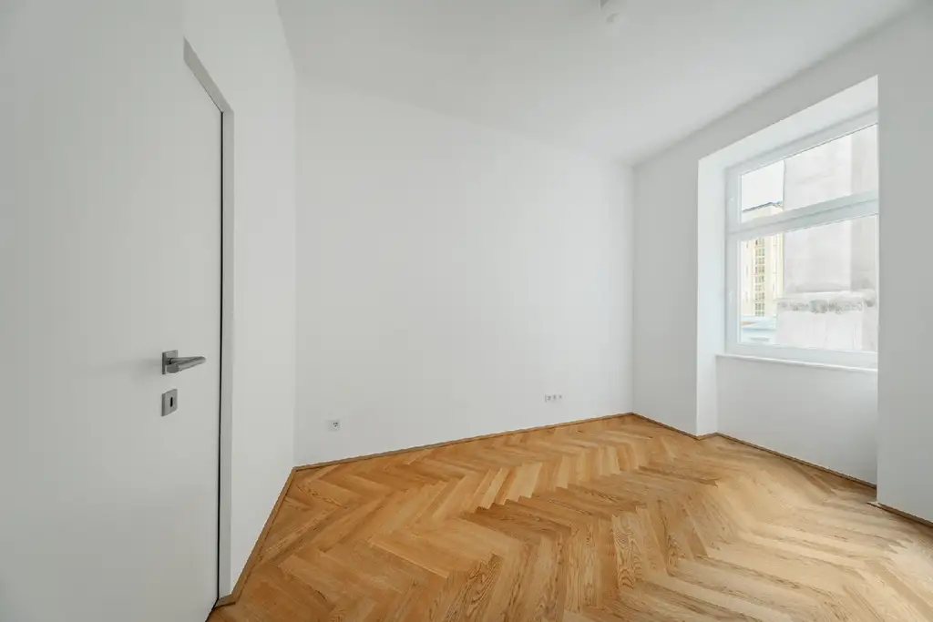 Altbaucharme neu interpretiert – 2 Zimmer im Erstbezug!