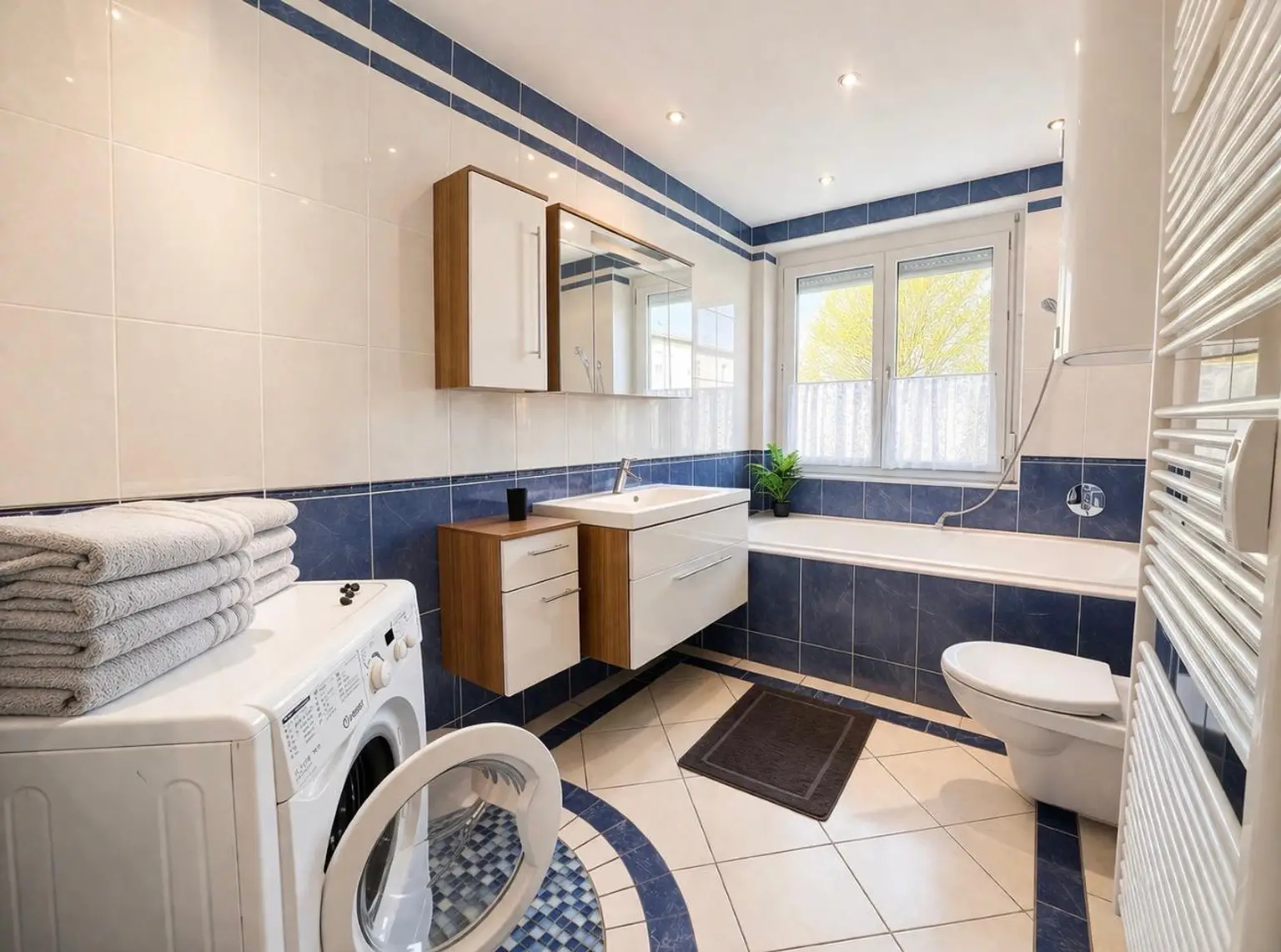 Badezimmer inklusive Badewanne