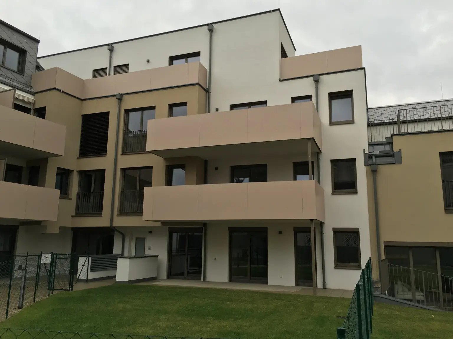 Gebäude