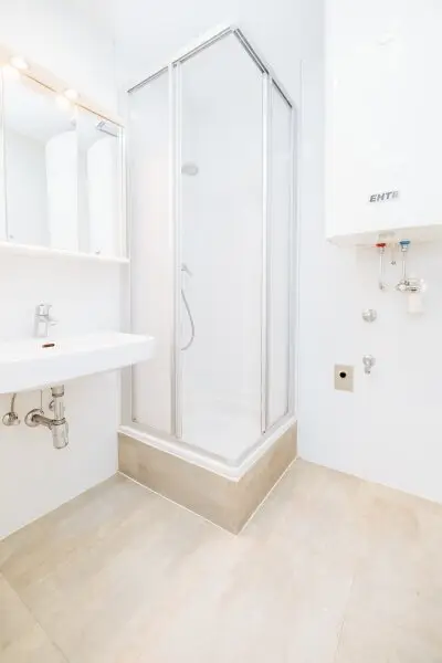 HIGHLIGHT I 4. STOCK MIT LIFT I RENOVIERT I MODERNE DUSCHE I TOP-AUSGESTATTETE KÜCHE I ZENTRAL & NÄHE BAHNHOF I HAUSTIERE WILLKOMMEN I STILVOLLES WOHNEN I DURCHDACHTER GRUNDRISS I PROJEKT WOHNEN