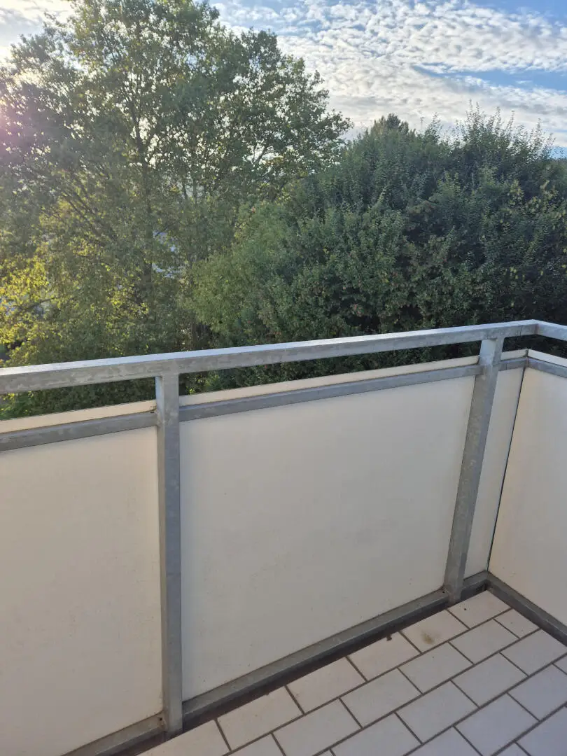 2 Zimmer mit Balkon