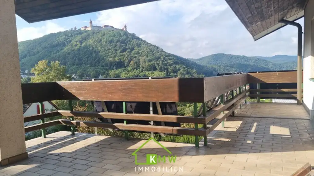 TOP AUSSICHTSLAGE - großzügige Liegenschaft mit großem Garten und Pool