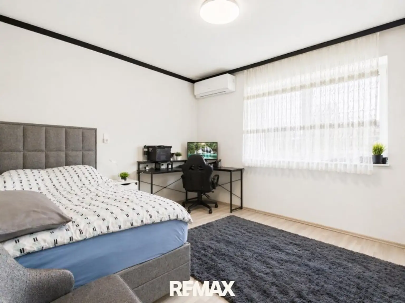 Schlafzimmer 1
