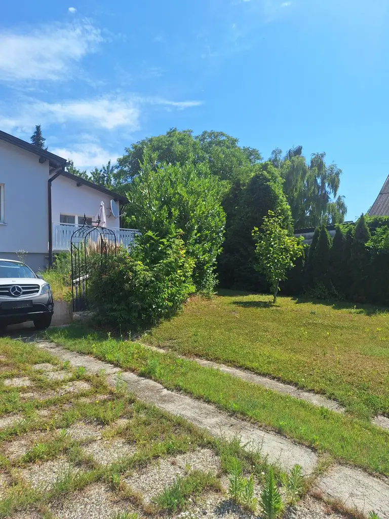 LIEBEVOLL SANIERTER BUNGALOW IN BEGEHRTER WOHNLAGE SAMT HOHER LEBENSQUALITÄT UND GUTER VERKEHRSANBINDUNG