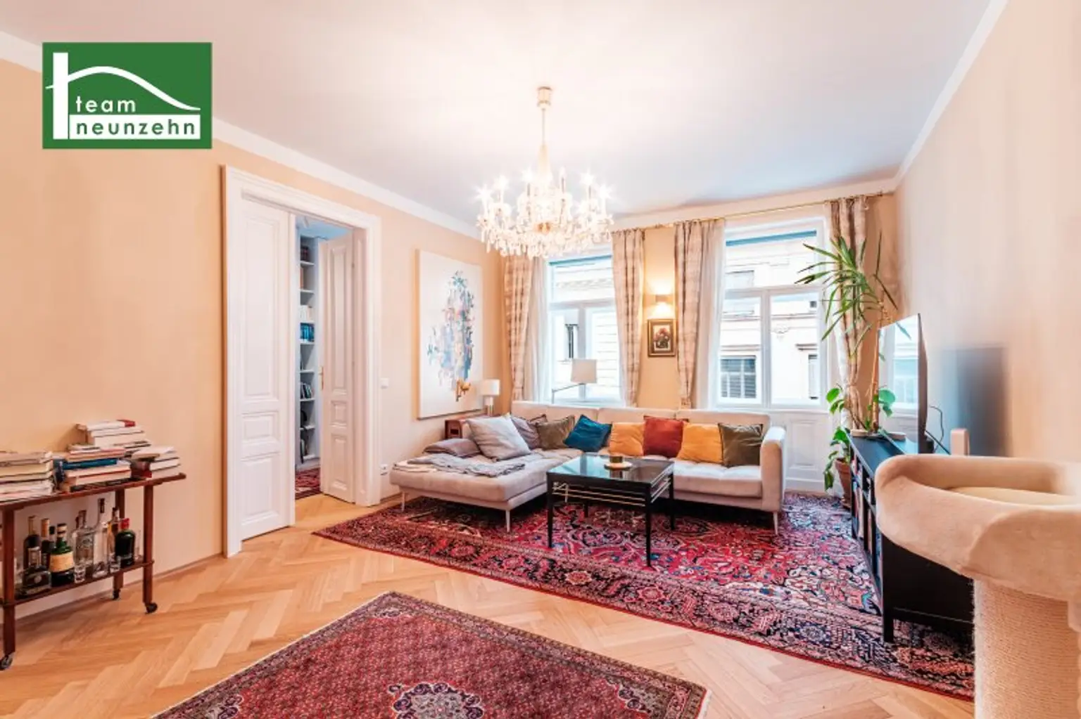 Stilvoll kernsanierte Altbauwohnung beim Servitenviertel mit Design-en-Suite-Badezimmer und Hof-Balkon-Option!