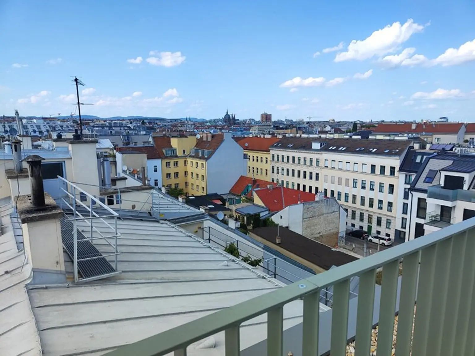 Modern wohnen in Meidling! DG-3-Zimmer-Erstbezug mit Terrasse - Top72