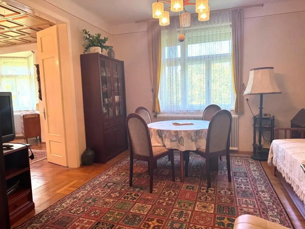 "Einfamilienhaus mit 2535m² großem Grundstück!"